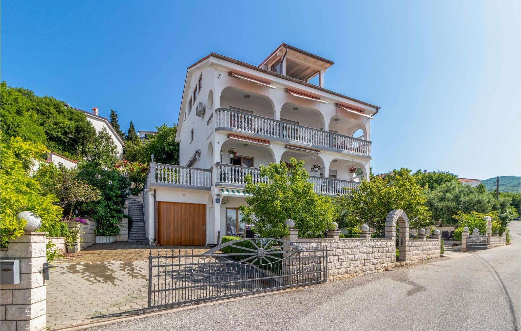 1 Bedroom Cozy Apartment In Crikvenica Exterior photo