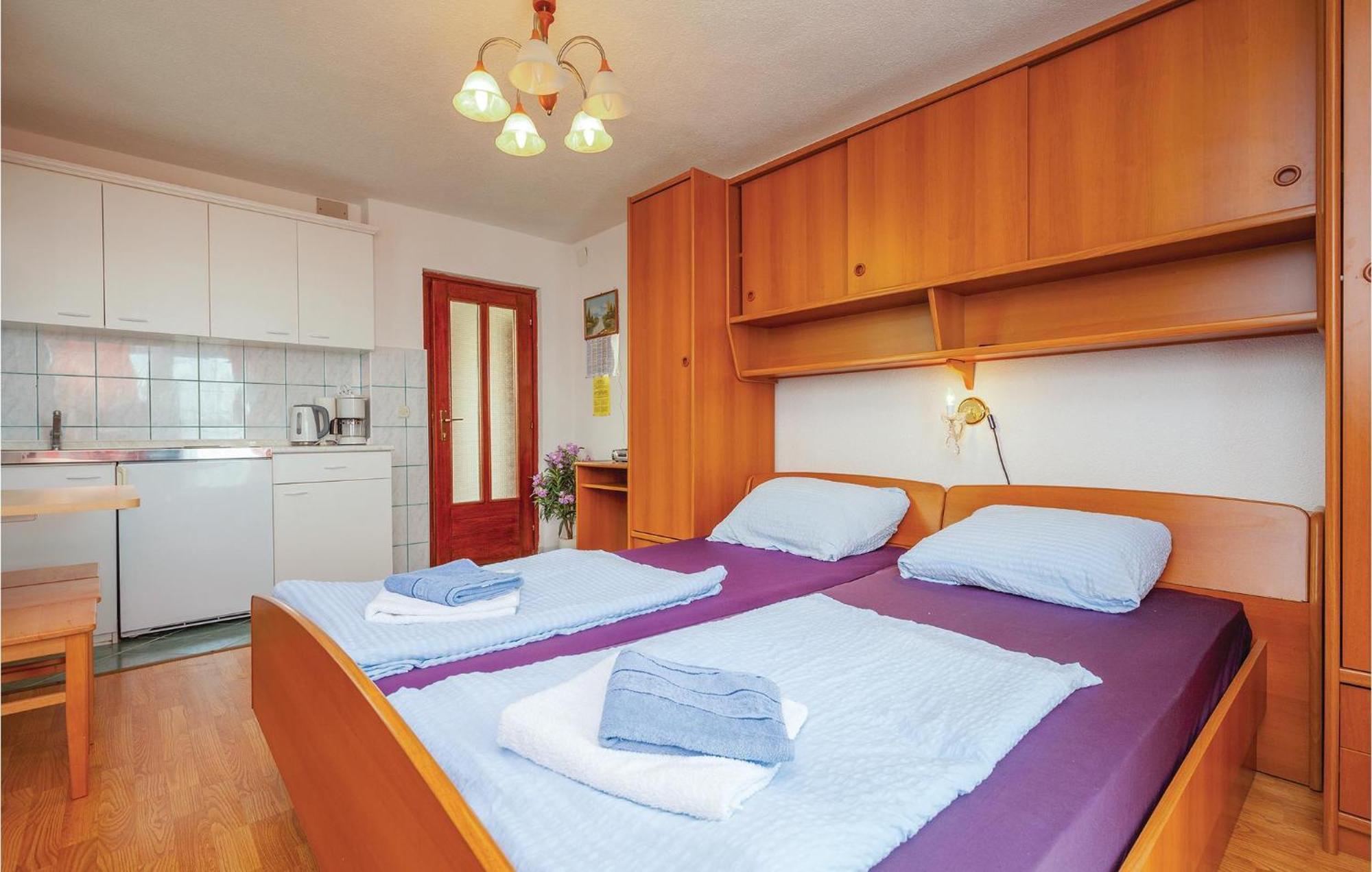 1 Bedroom Cozy Apartment In Crikvenica Exterior photo