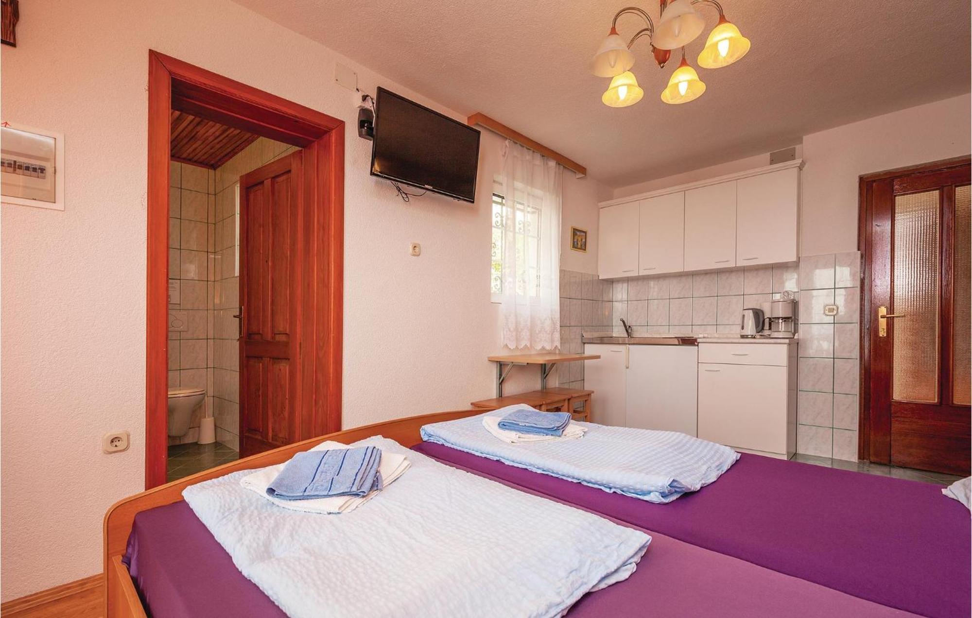 1 Bedroom Cozy Apartment In Crikvenica Exterior photo