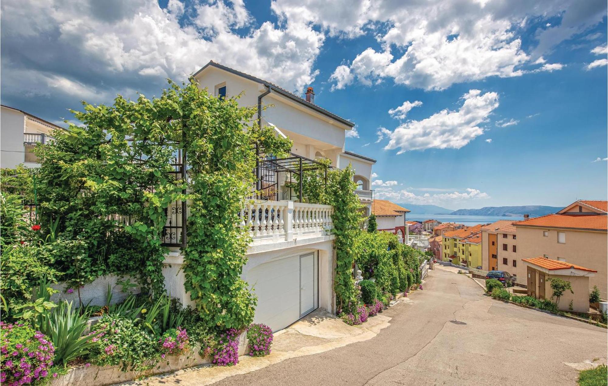 1 Bedroom Cozy Apartment In Crikvenica Exterior photo