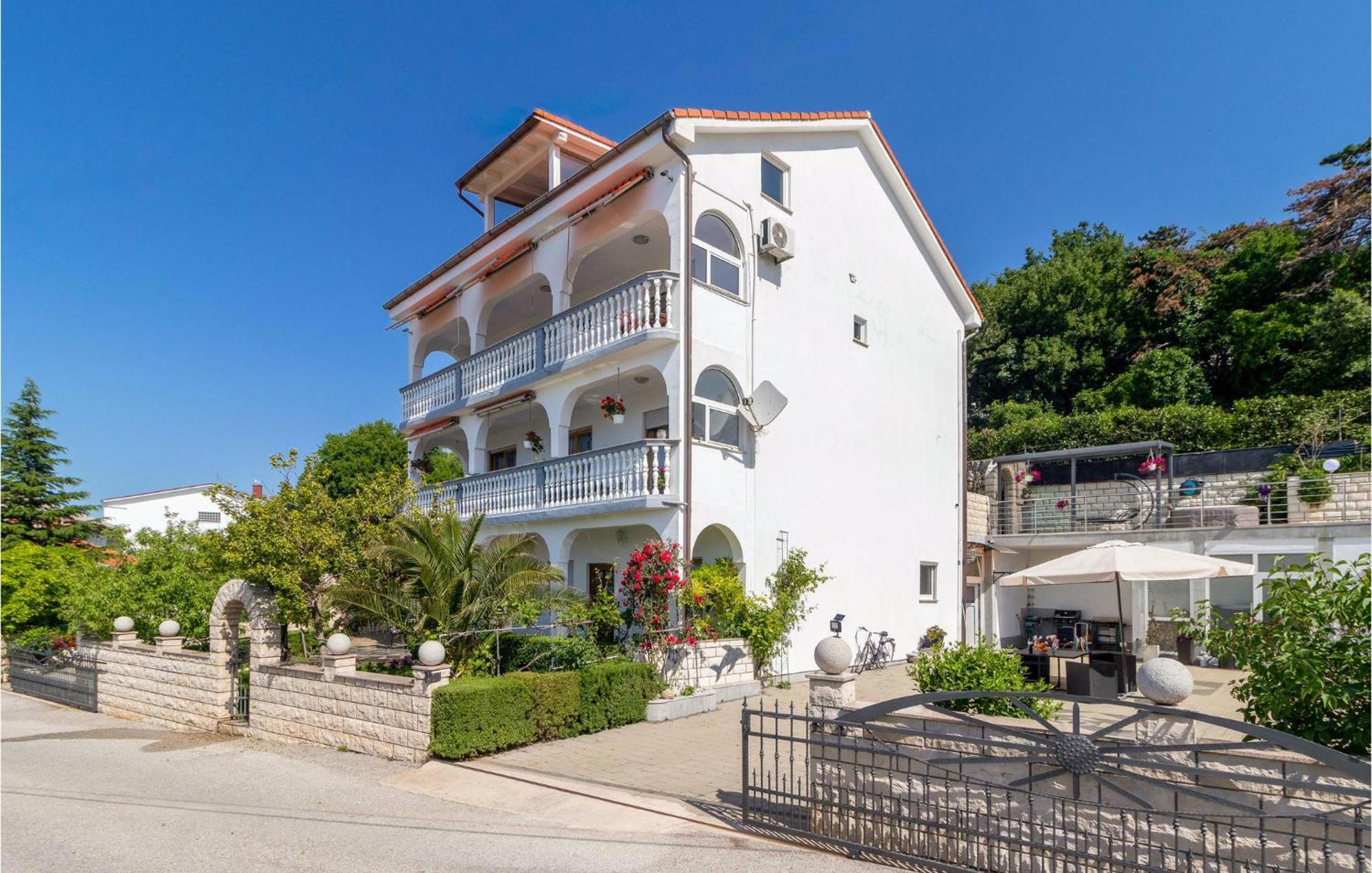 1 Bedroom Cozy Apartment In Crikvenica Exterior photo